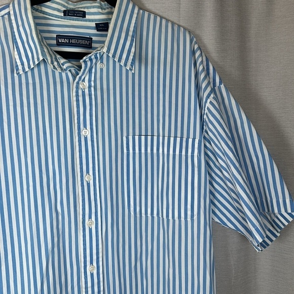 VAN HEUSEN BUTTON DOWN SIZE(XXL) - Picture 4 of 6